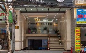 Everest Hotel