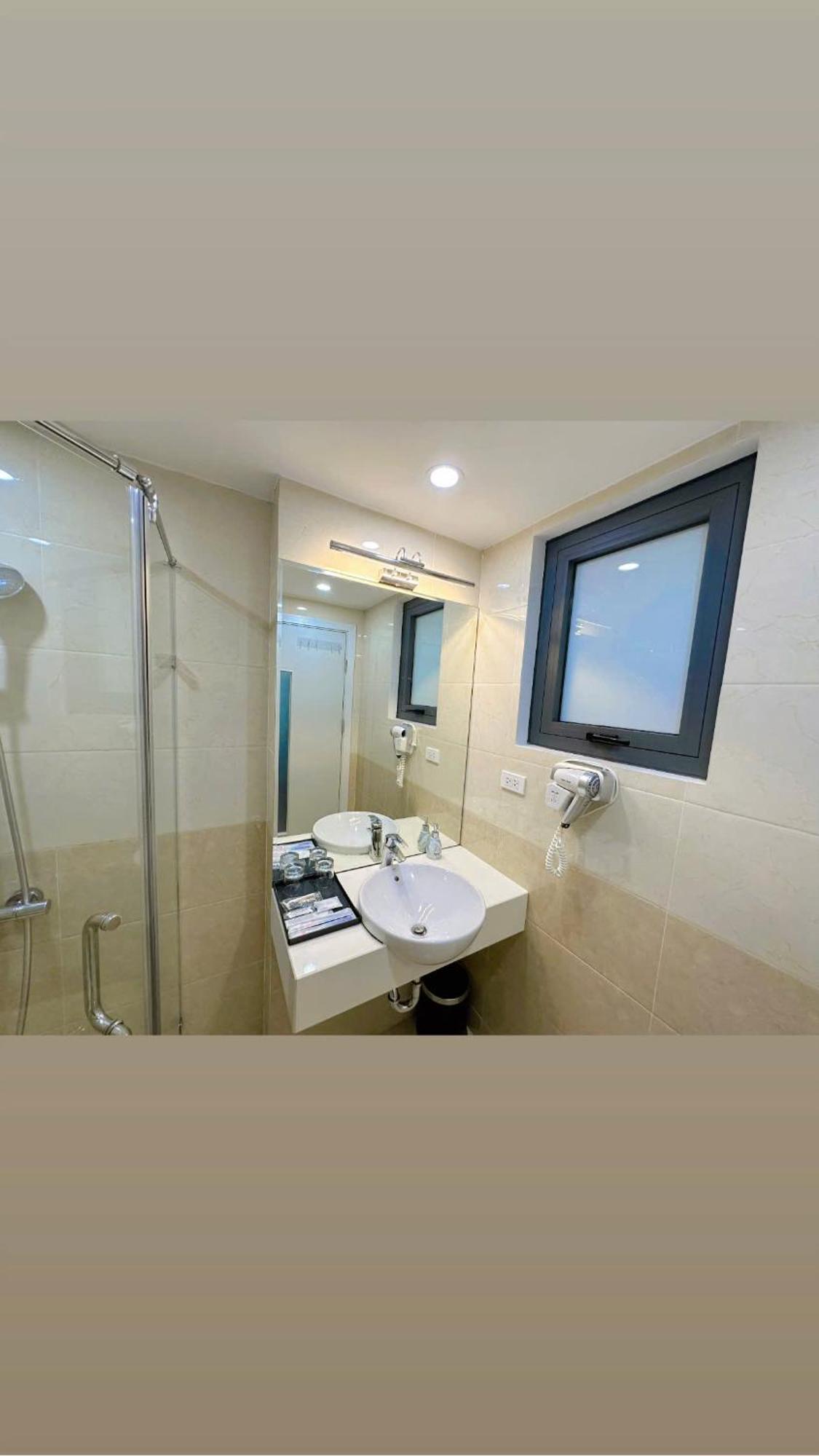 Everest Hotel Hanoi Buitenkant foto
