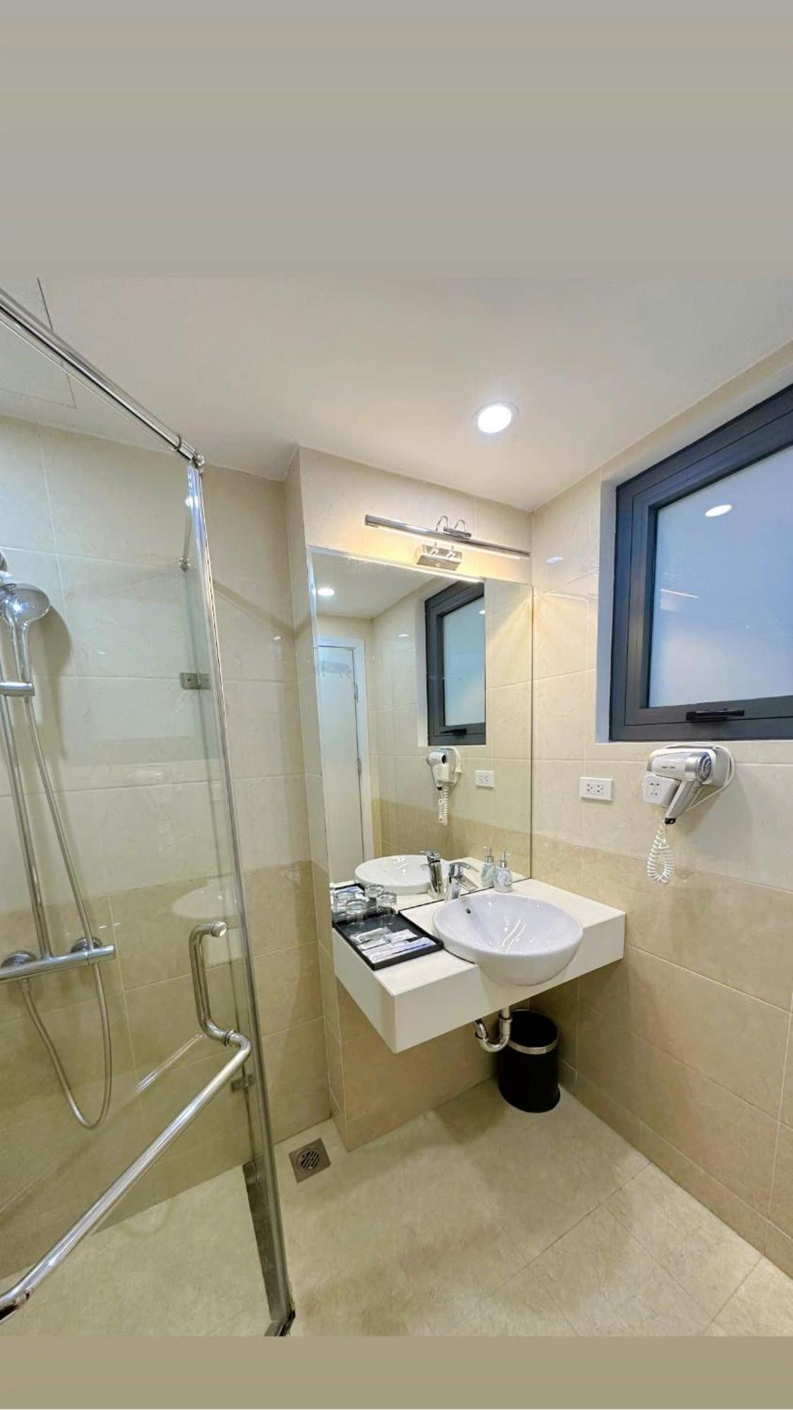 Everest Hotel Hanoi Buitenkant foto